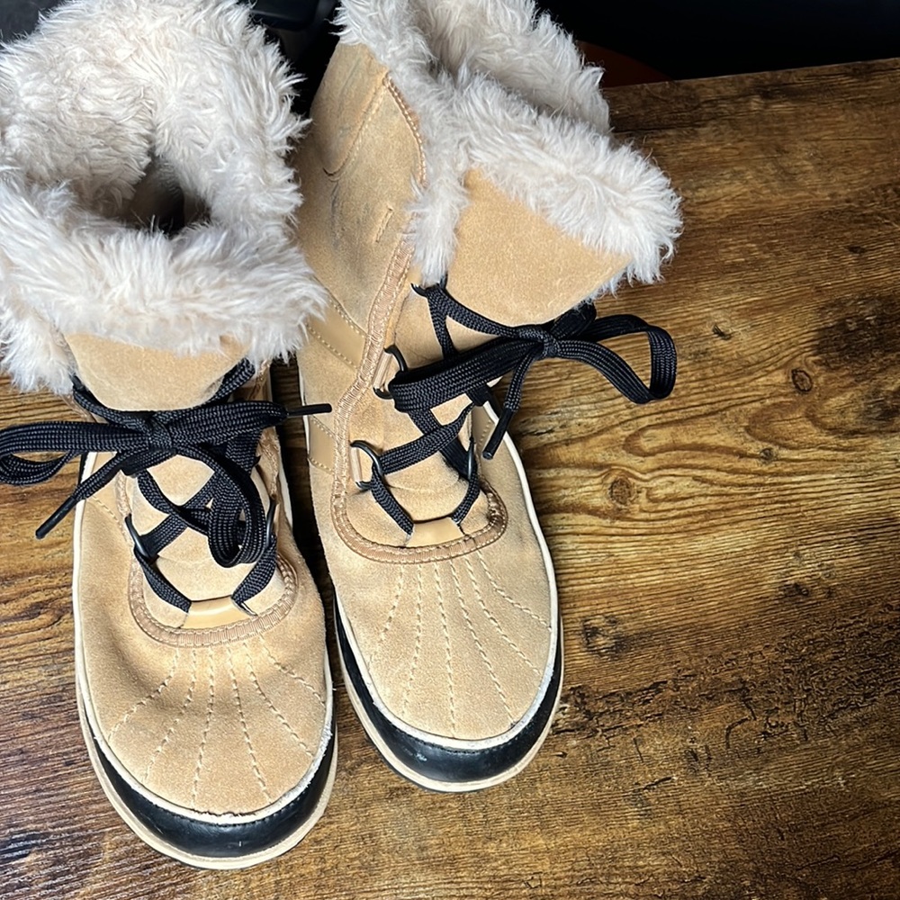 Sorel fur lined winter boots